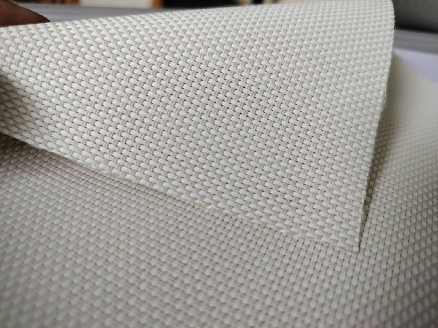 SP07 (ขาว/ครีม)